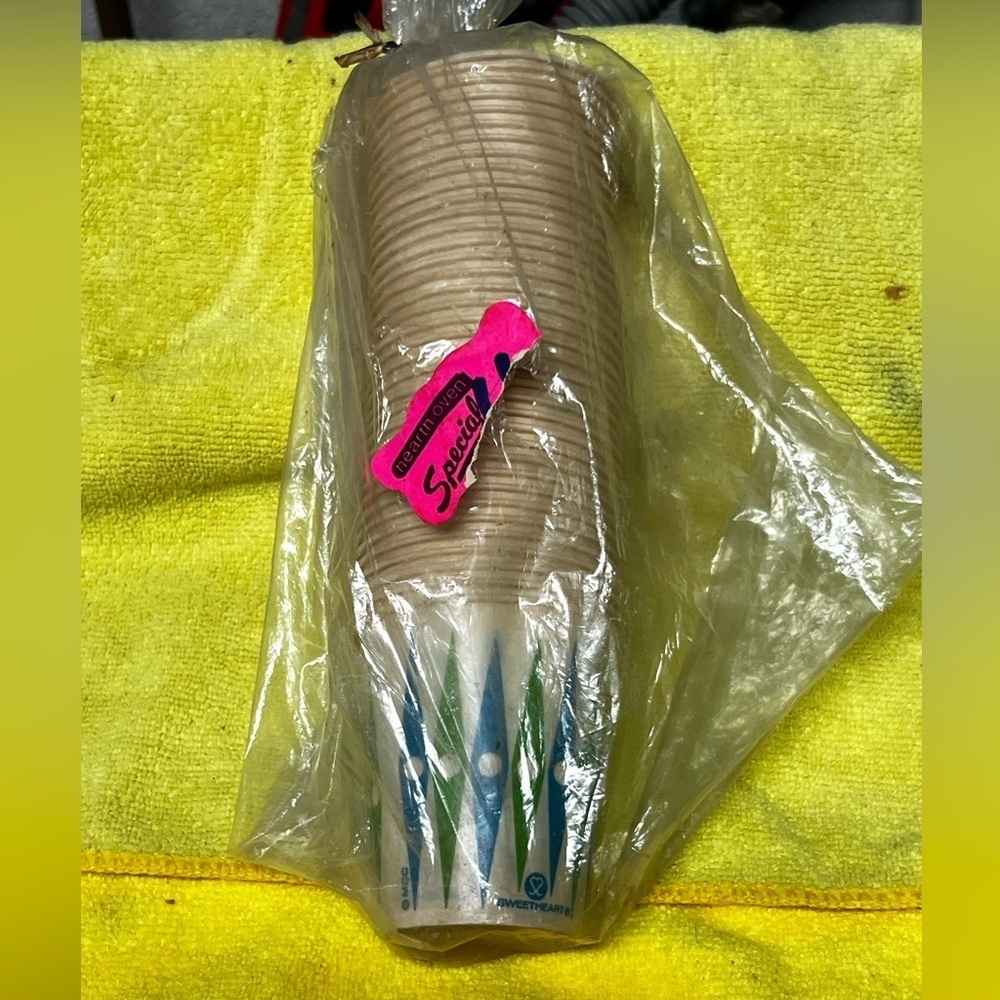 RARE Vintage Sweetheart 70s Floral Disposable Plastic Cold Cups Original Package